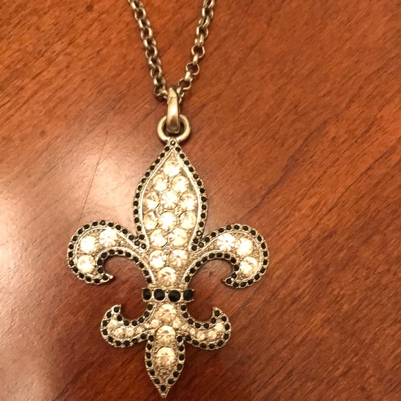 Jewelry - Fleur de lis necklace